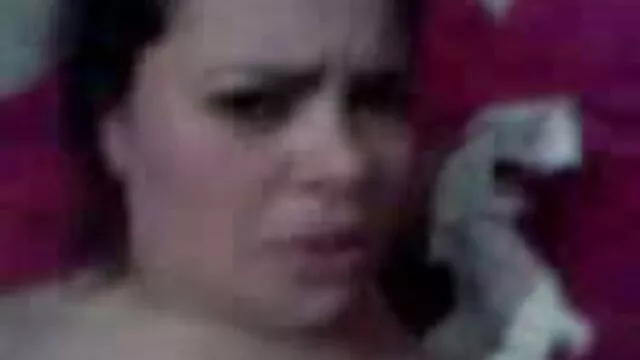 Um alemão com um piercing é fodido no rabo por um tatuador. assistir vídeo pornô nacional