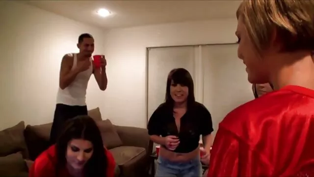 Pus a filme pornô brasileiro bem gostoso rata da minha namorada na rata dela sem lhe tirar as cuecas.