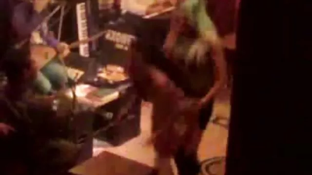 Swingers checos encenam um grande trio para 50 casais videos de sexo anal nacional