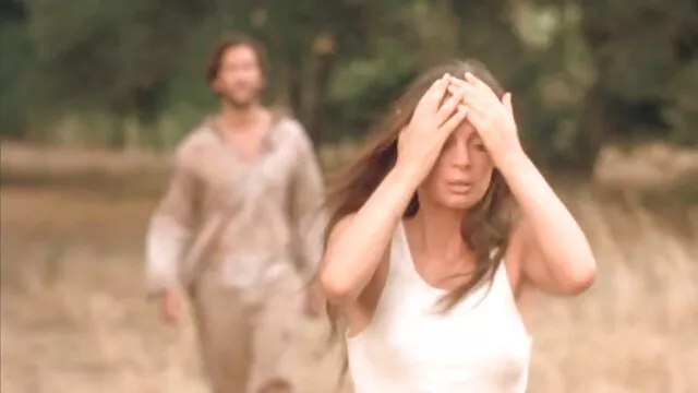 A rapariga derruba video porno nacional o tio em sua casa.