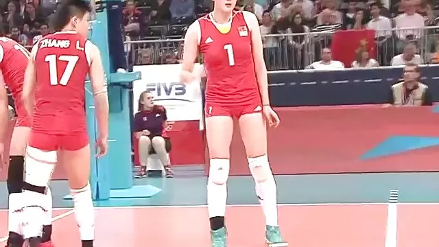 A princesa transexual asiática tira a videos pornos amadores nacionais roupa interior e masturba-se com a sua pila monstruosa.