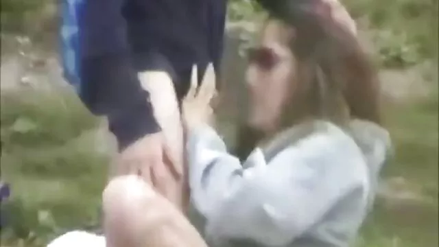 O barman o melhor do filme pornô brasileiro fodeu a morena magricela num CU num café vazio.