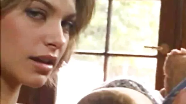 O homem apanhou um pornos caseiros nacionais chequezinho num bar e fodeu depois de um broche.