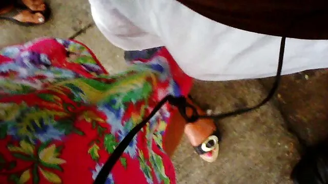 O marido coprofil pediu à mulher para foder pornos caseiros nacionais na boca e filmou em vídeo.