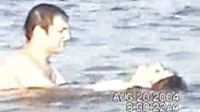 A loira chupa ver videos de sexo amador nacional pilas e desiste ao estilo de cão numa carrinha.