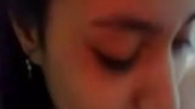 Punhos com duas mãos na vagina e melhores filmes pornô brasileiros anal na natureza na Crimeia