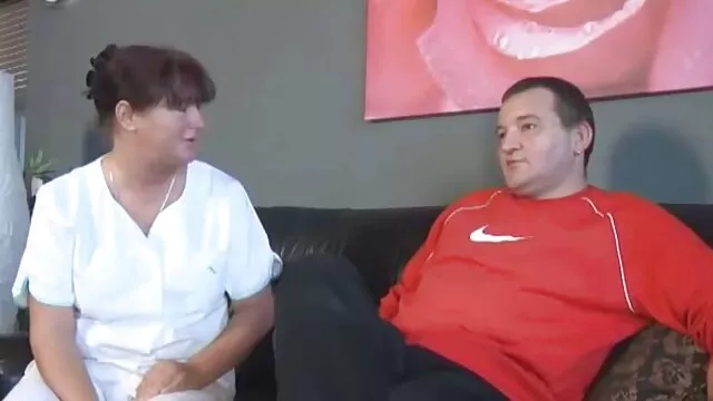 Loira e Ruiva engole vídeo pornô nacional amador esperma